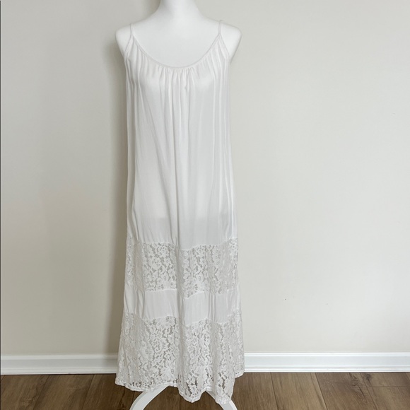 Zanzea Dresses & Skirts - Zanzea White Maxi Dress with Lace Inserts